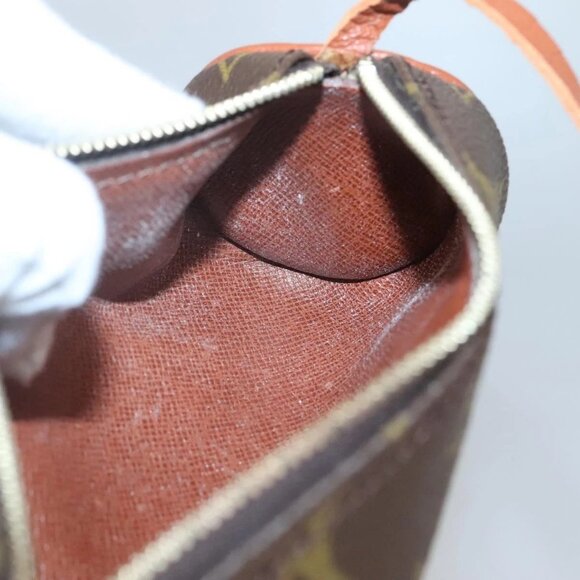 LOUIS VUITTON Monogram Papillon Pouch LV Auth - Picture 14 of 16